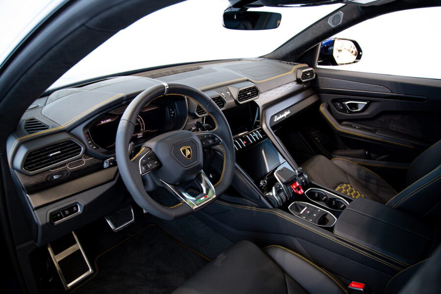 Lamborghini Urus S Blue Interior Dashboard